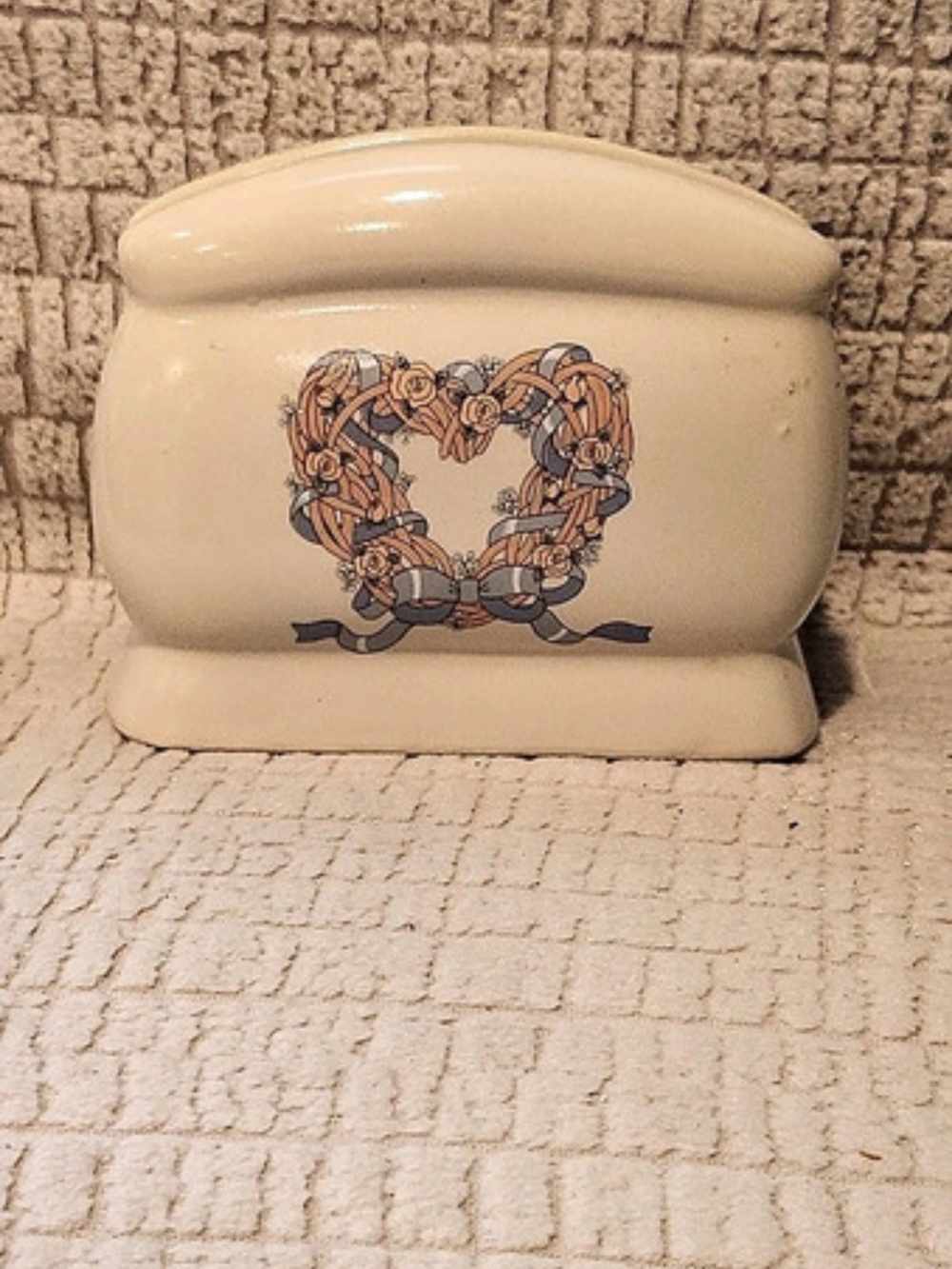 Vintage 1989 House Of Lloyd Napkin Holder Country Heart Wreath and Ribbon